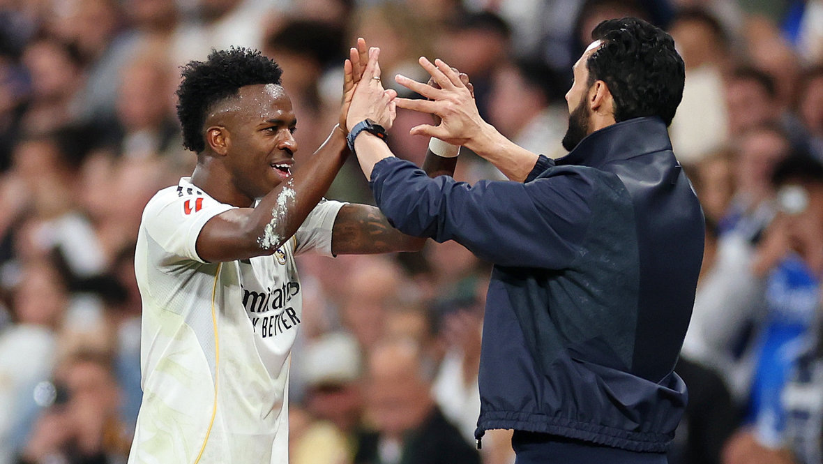    Винисиус Жуниор и Альваро Арбелоа. Getty Images