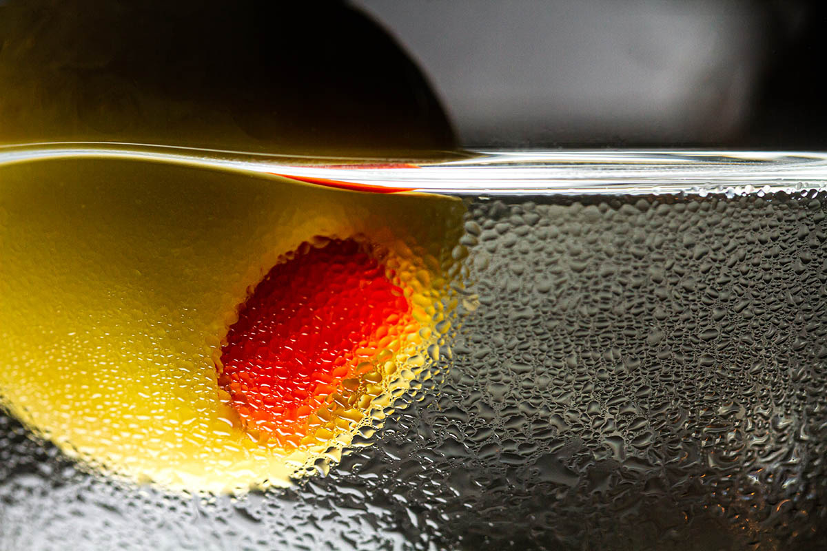 Flopaganifoto / Shutterstock / FOTODOM📷Чаще всего вермут смешивают с джином, кампари, виски, тоником, содовой и игристым