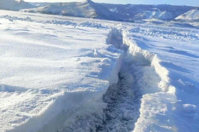    Становая трещина на Байкале Фото: пресс-служба ГУ МЧС по Иркутской области
