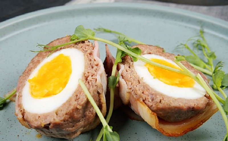 Готовим яйца по-шотландски: интересная и сытная альтернатива котлетам