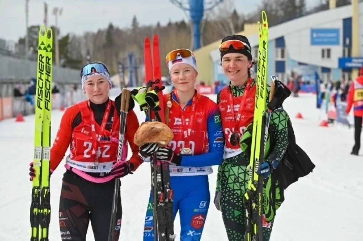    Лыжники Коми Ермил Вокуев и Дарья Канева выиграли золото марафона Кулаковой