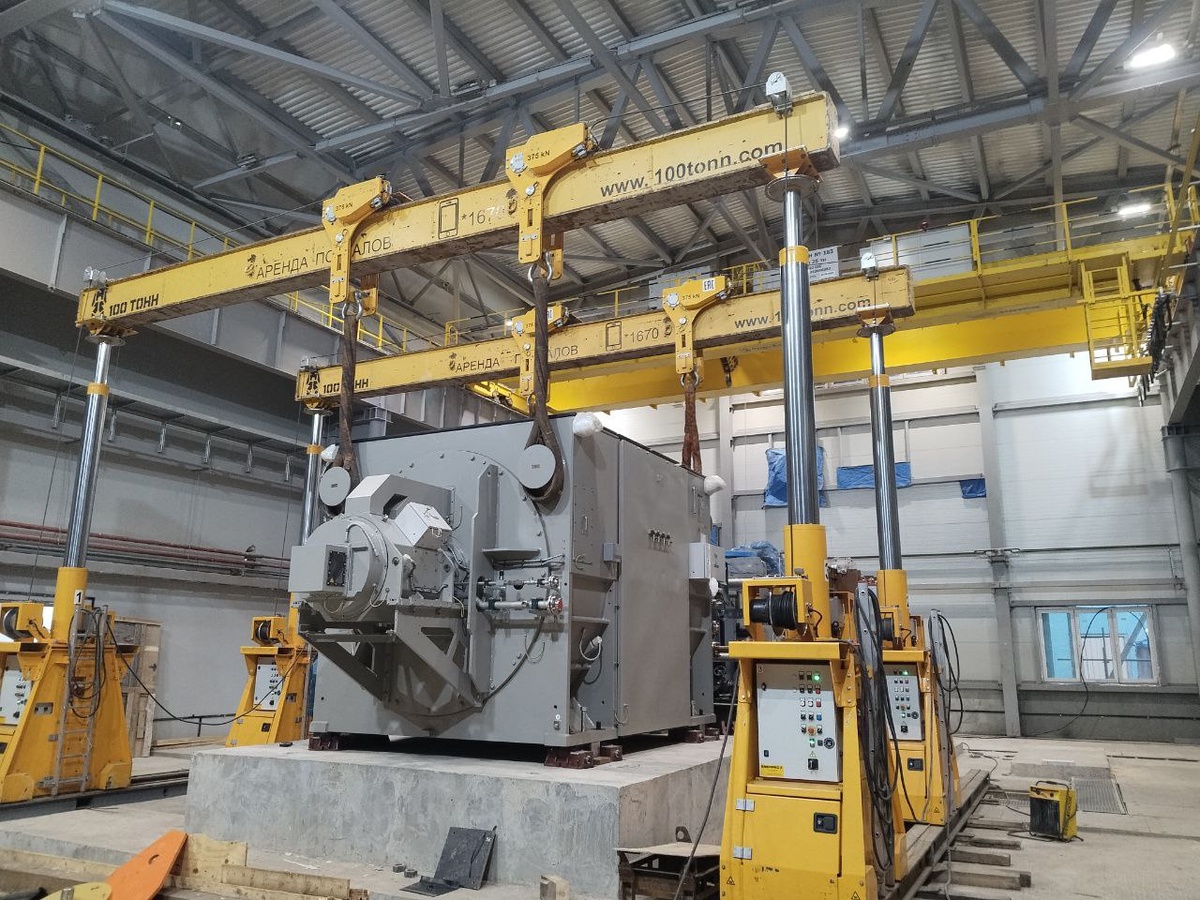 Монтаж турбогенератора массой 130 т в Нижегородской области