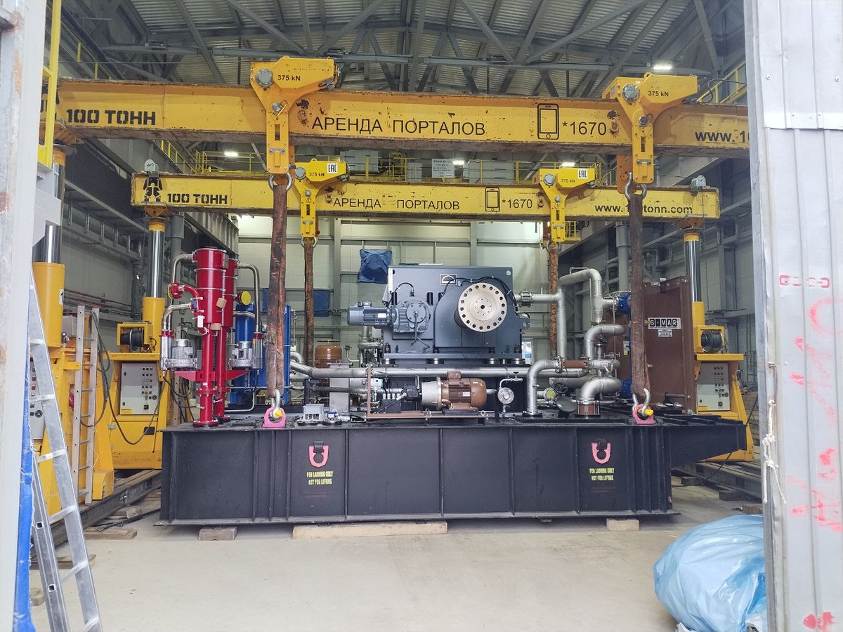 Установка турбогенератора 24 МВт в Выксе с помощью гидравлического портала