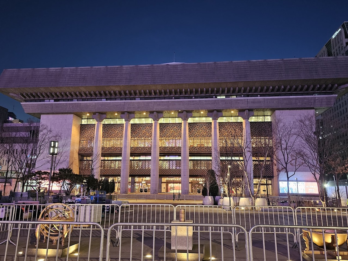 а в центре исполнительских искусств Сэджонг после дня перерыва снова идет мюзикл Анна Каренина