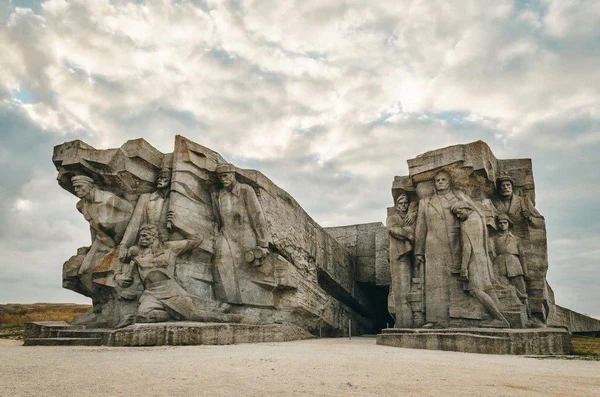 Подземный гарнизон: как 13 тысяч человек держали оборону 170 дней и не сдались