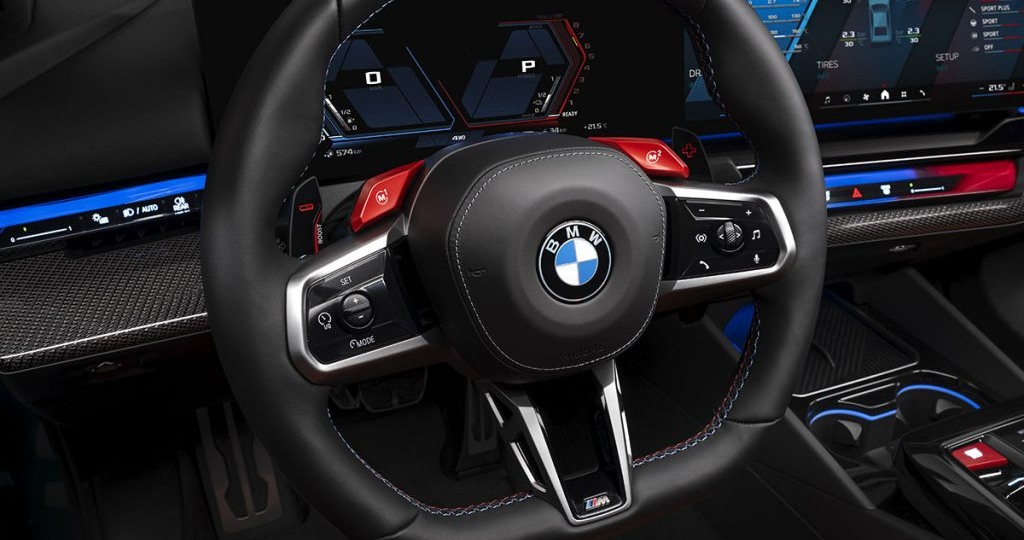 Взял новый BMW M5 и через день отдал: зачем нужен седан за 17 млн рублей?