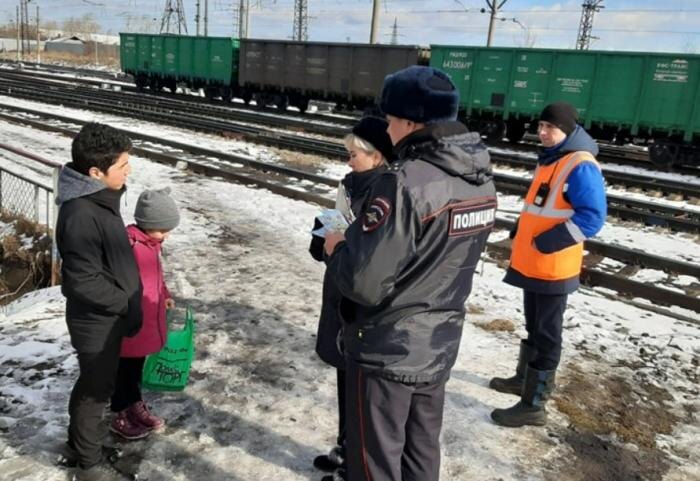 СвЖД обеспокоена случаями травмирования подростков в зоне движения поездов