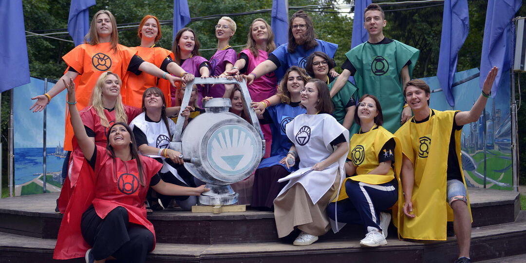 А вы знаете, кто создаёт лето Вашего ребёнка? Знакомьтесь: команда, которой доверяют самое ценное