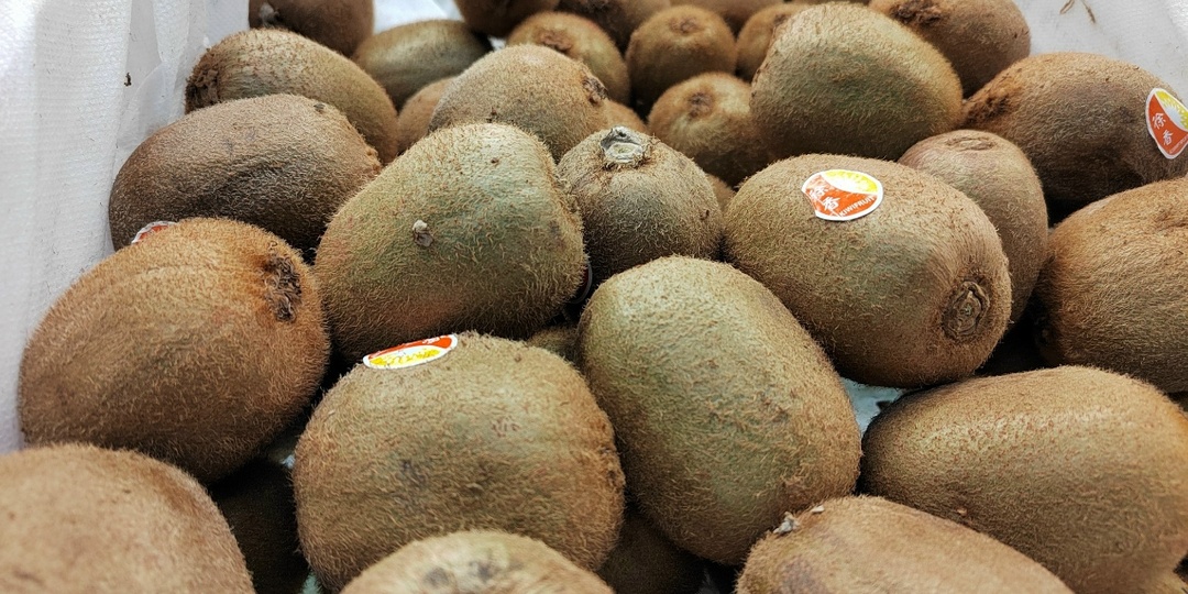 Кардиолог объяснил, почему киви полезнее яблок и апельсинов