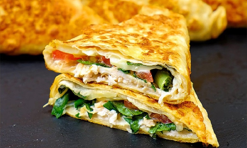 Ленивые чебуреки на лаваше: быстрый способ порадовать семью домашней выпечкой всего за несколько минут