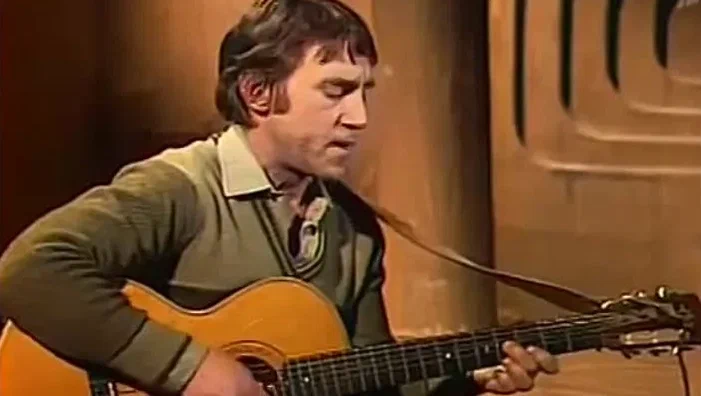 Миллионы на концертах и ноль на счетах: куда Высоцкий девал свои гонорары?