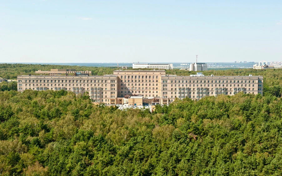 ФГБУ «Центральная клиническая больница с поликлиникой» Управления делами Президента РФ (Москва).