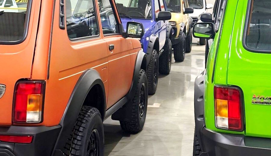 Классическую Ниву будут красить в яркие цвета — первые фото