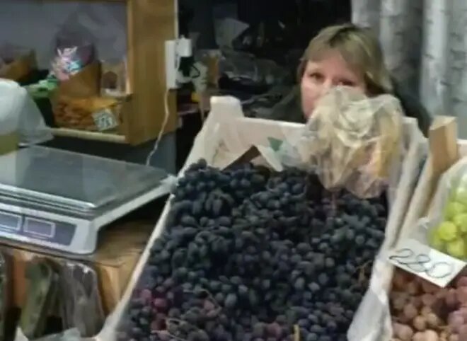 Антисанитария и левая касса: дружинники зашли в мигрантский магазин под Челябинском