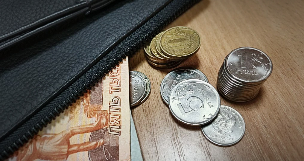 Советские цены в прошлом: сравнили, что могли купить на зарплату в 2000 году и сейчас