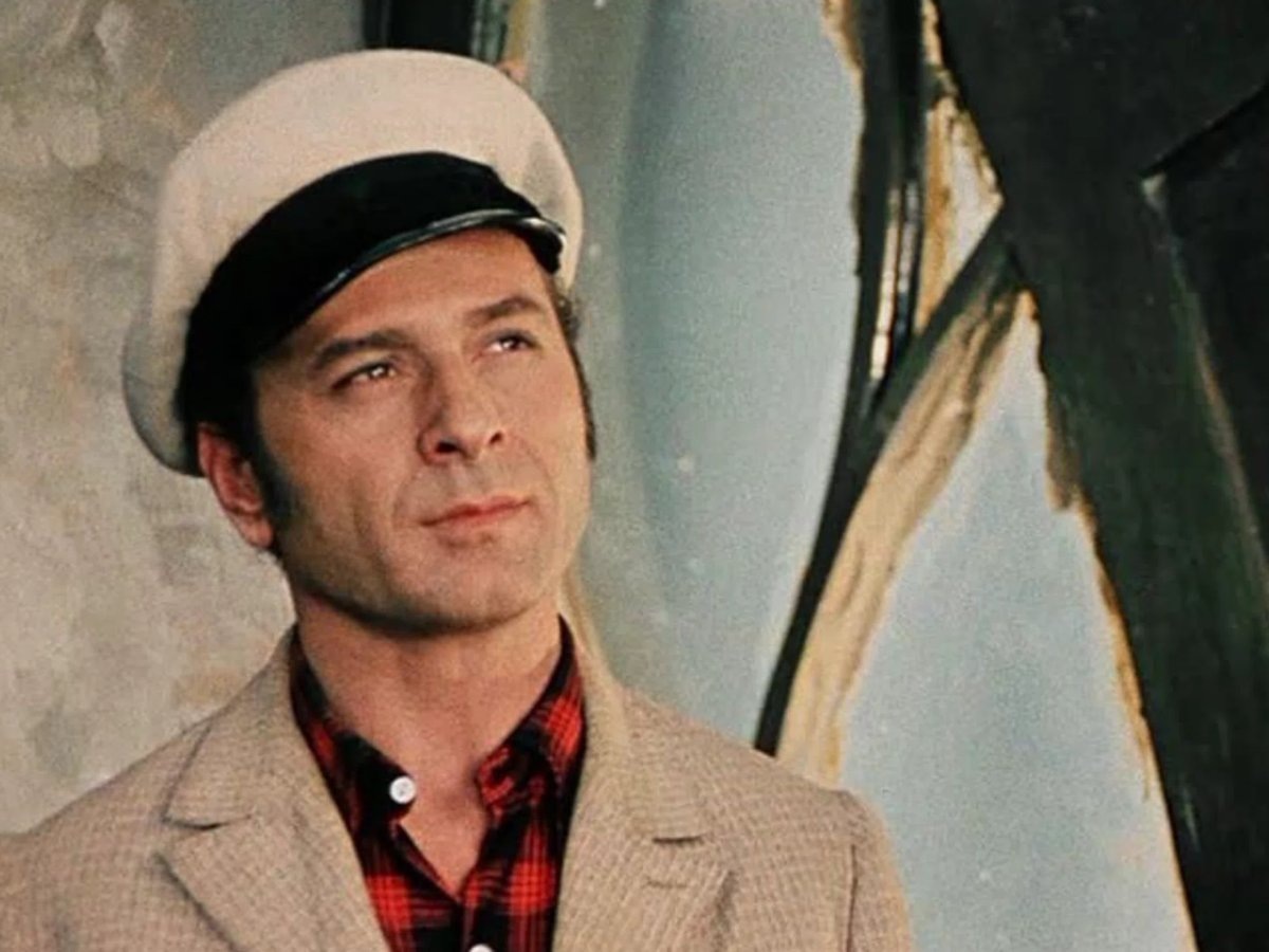     Арчил Гомиашвили сыграл Остапа Бендера в фильме «12 стульев»