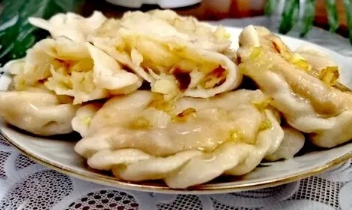 Вареники с картошкой и капустой.