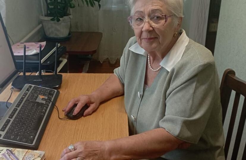 В 70+ по-прежнему помогаю детям учить русский язык