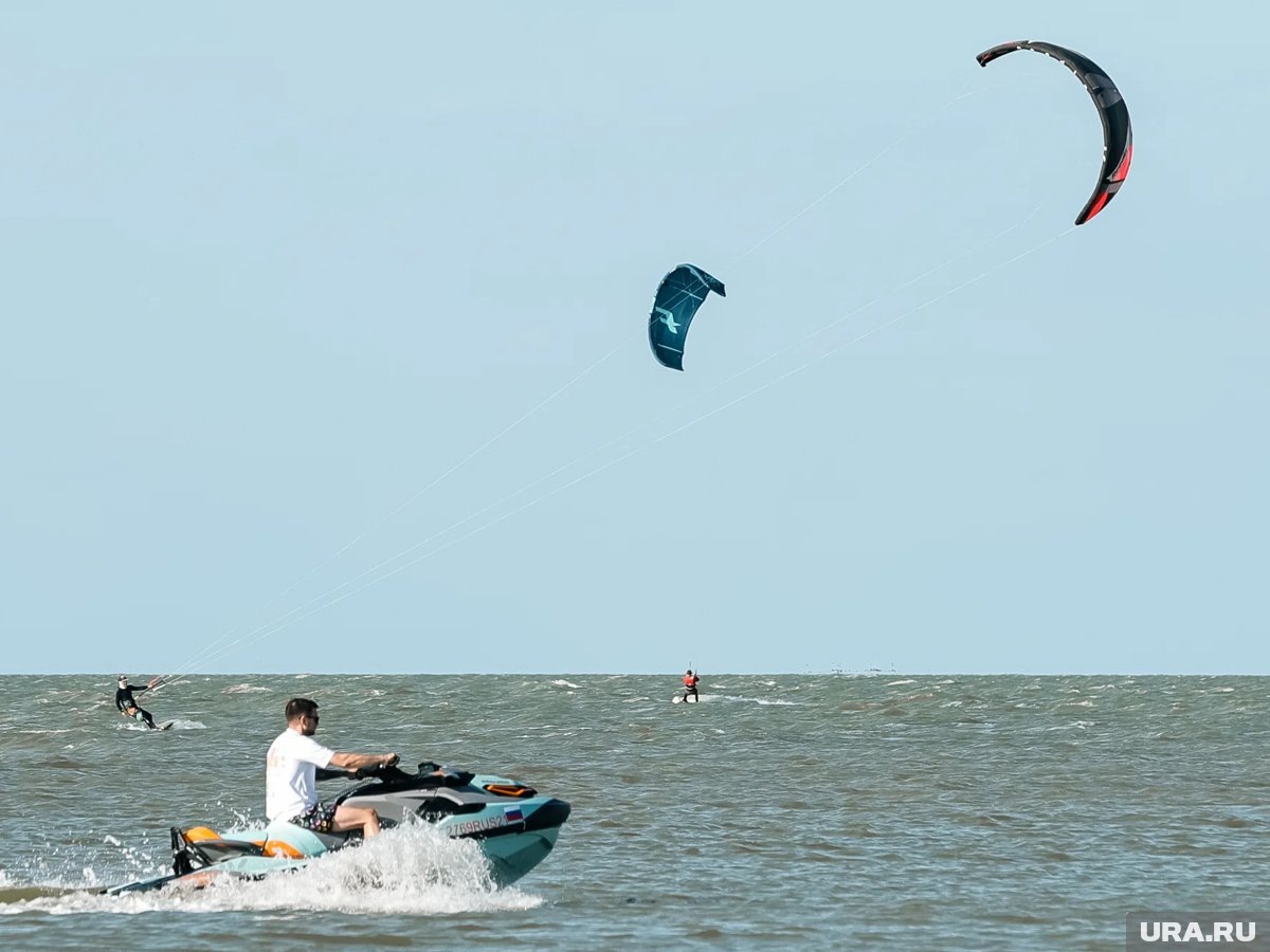     Упавших туристов вытащили проезжающие тайцы на гидроцикле (архивное фото)