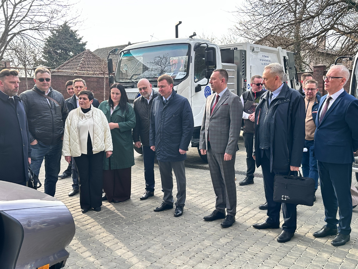 Осмотр выставочной экспозиции