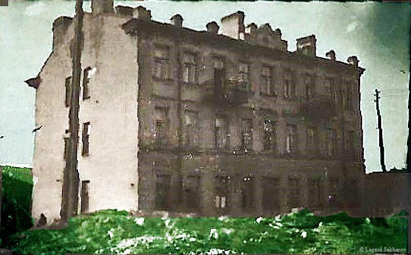 Дом на Московско-Ямском проспекте, в котором на третьем этаже жила семья Сахаровых.