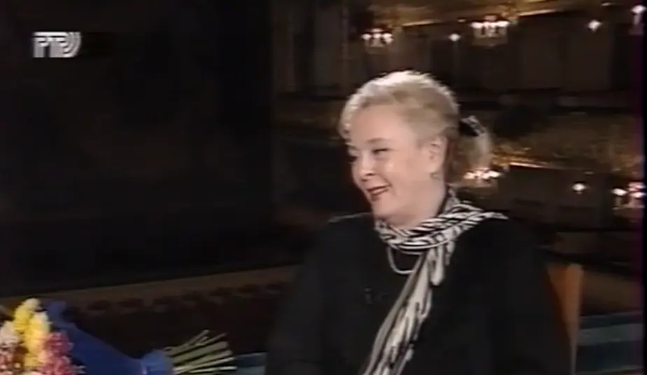 В роли телеведущей Кадр из передачи. Источник:https://sovetov.su