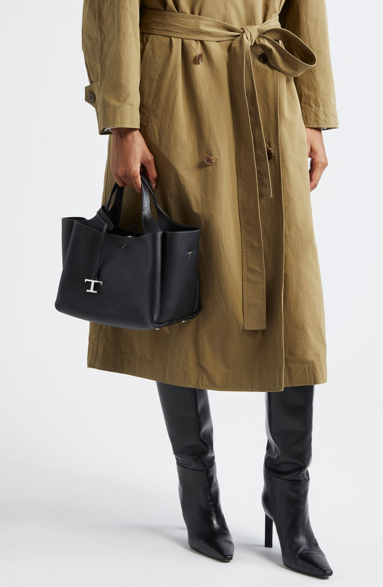 Тоут прямоугольный лето 2026 — чёткая геометрия, гладкая кожа, шоколадный или графитовый тон