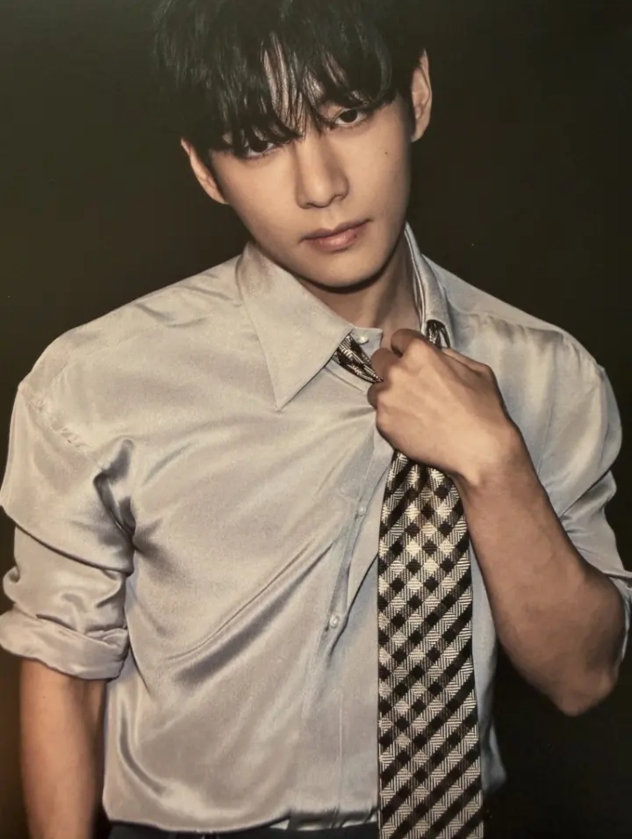 Ким Тэхён из BTS. Впереди камбэк, на сердце неспокойно. 