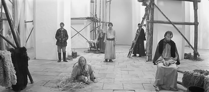 Кадр из кино СССР Тарковского «Андрей Рублев»