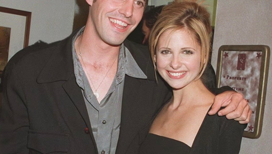 Сара Мишель Геллар почтила память коллеги по сериалу про Баффи