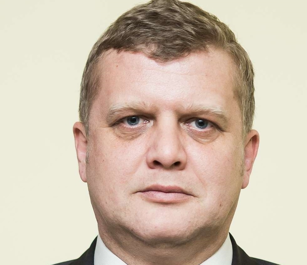    В связи с этим Мелин сложил депутатские полномочия