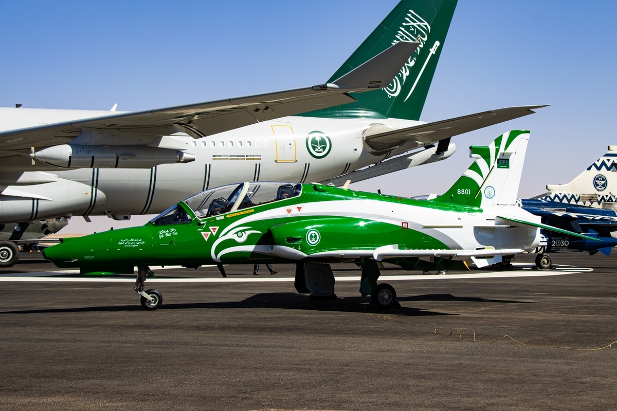 British Aerospace Hawk 65A (8801) "Saudi Arabia - Air Force" из пилотажной группы "Saudi Hawks"