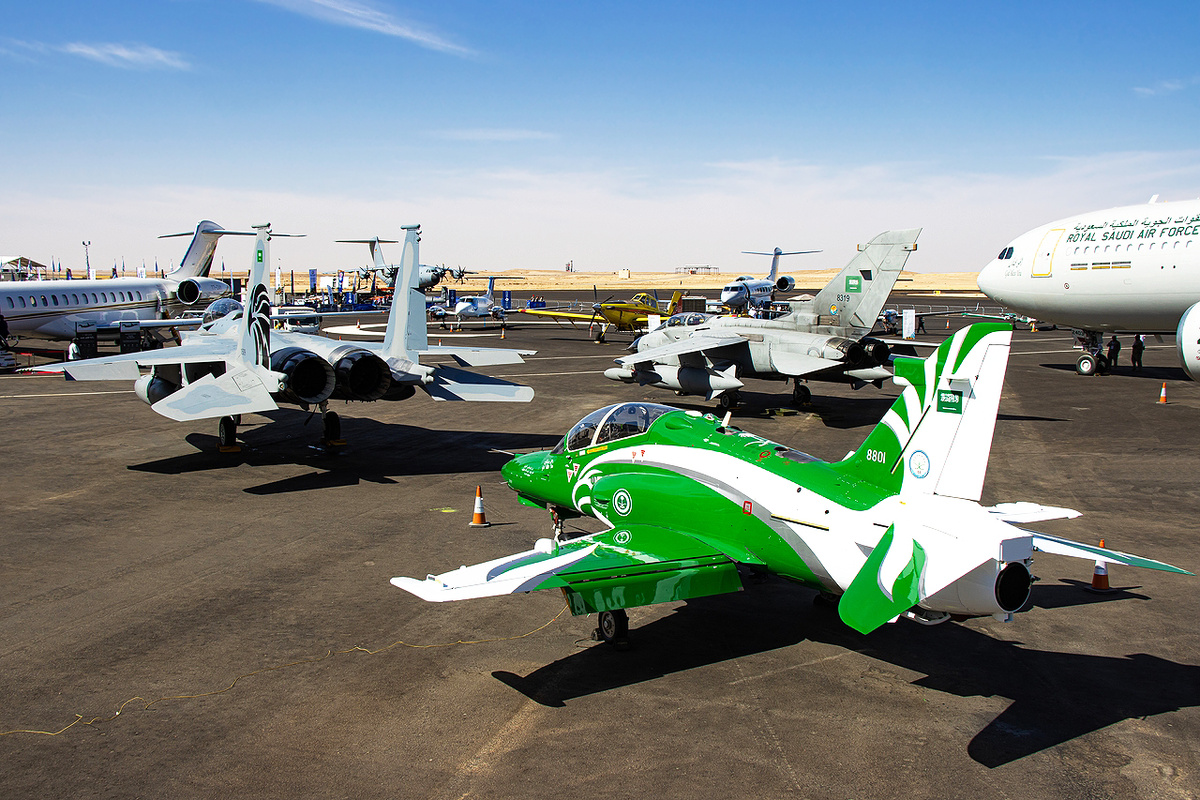 British Aerospace Hawk 65A (8801) "Saudi Arabia - Air Force" из пилотажной группы "Saudi Hawks"
