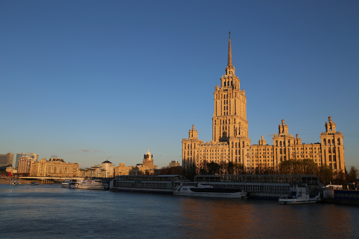 Вид на гостиницу Украина - ОКН