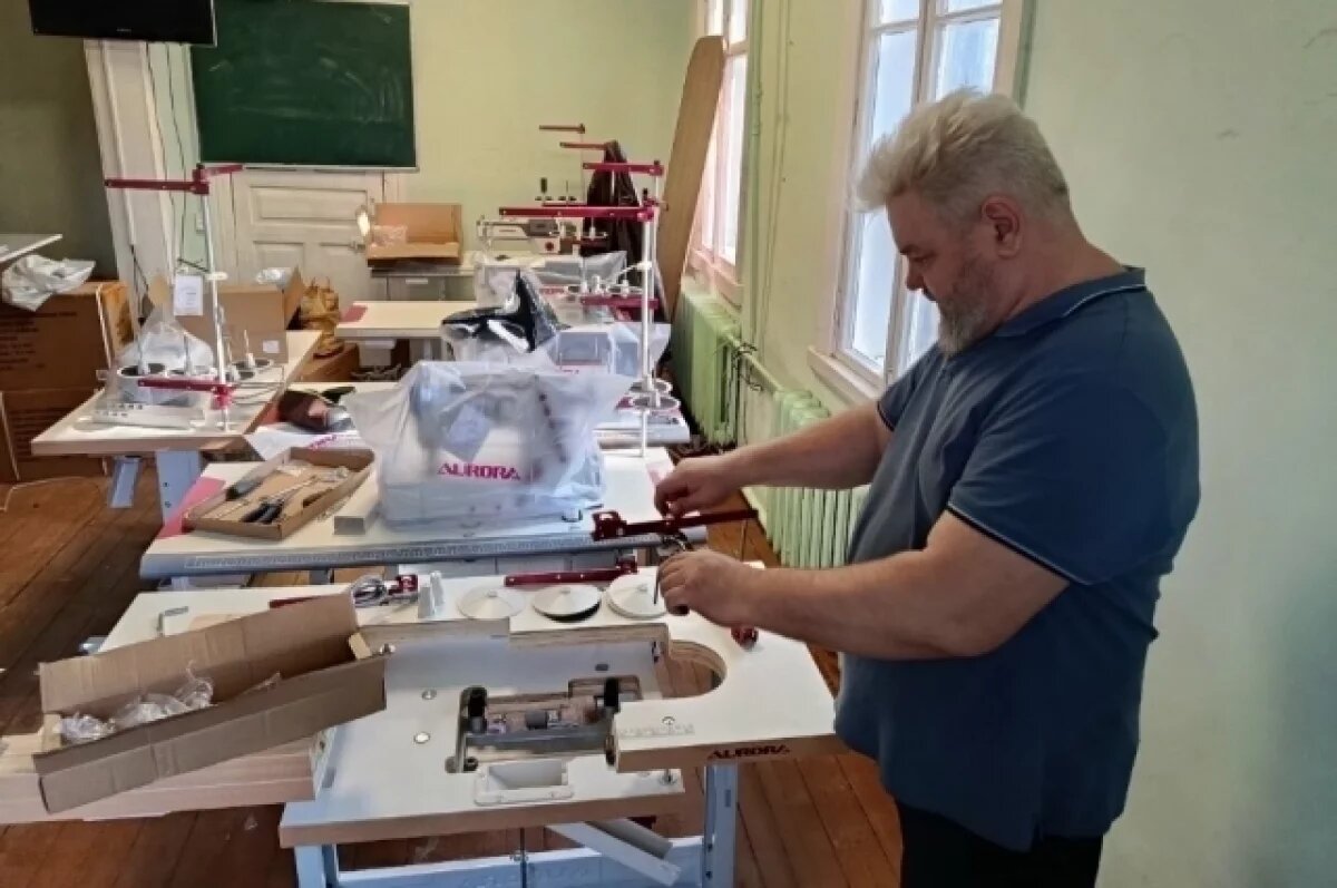    Гуманитарное швейное производство организовали при псковском храме