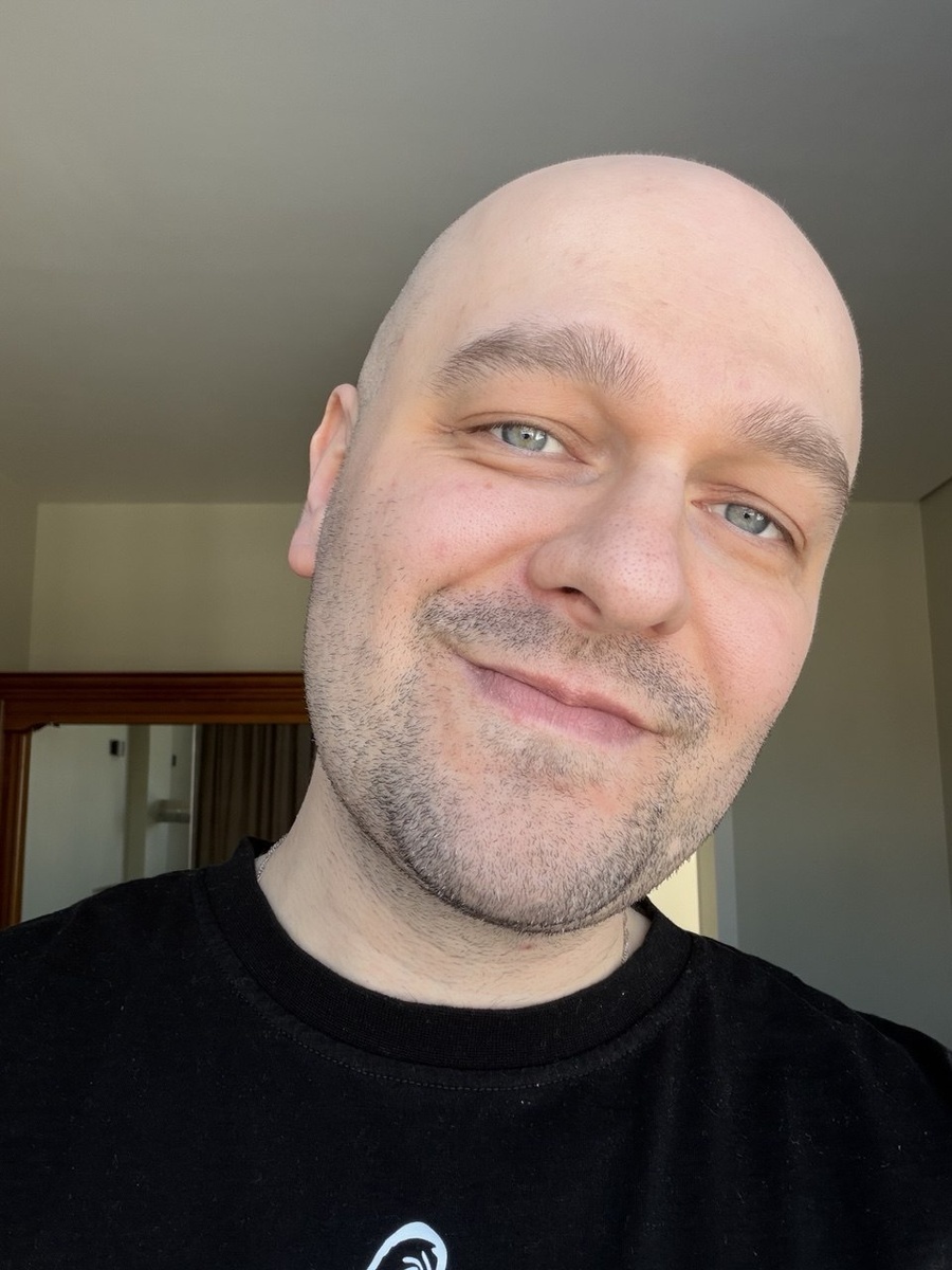 "Жизнь не только педагог, но также неплохой сатирик. Груз моих грехов меня опять тянул к земле, как гири"(с)