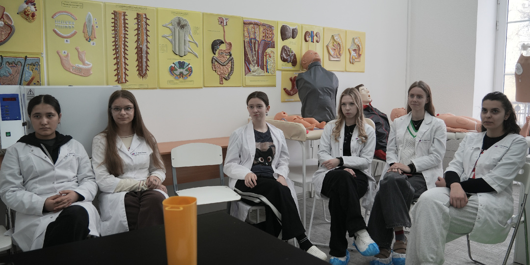 На кого может переучиться медсестра в 2026 году?