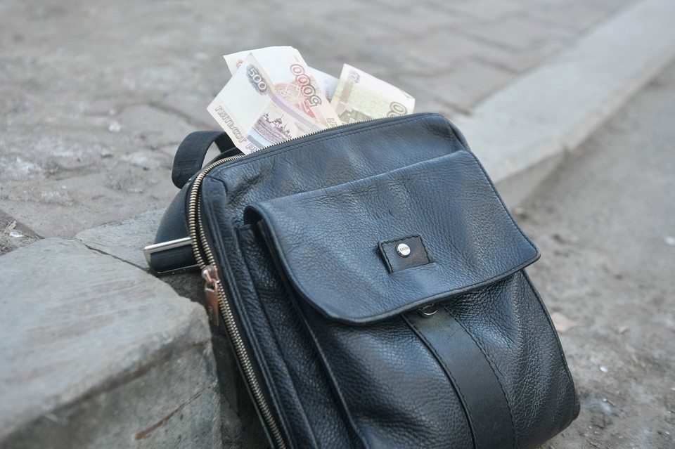    Жительница Вольского района украла деньги у знакомого и потратила их на алкоголь Ольга ЮШКОВА