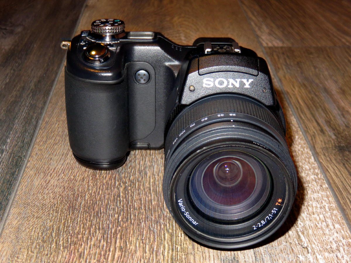 Sony Cybershot DSC-F828 (2003 год)