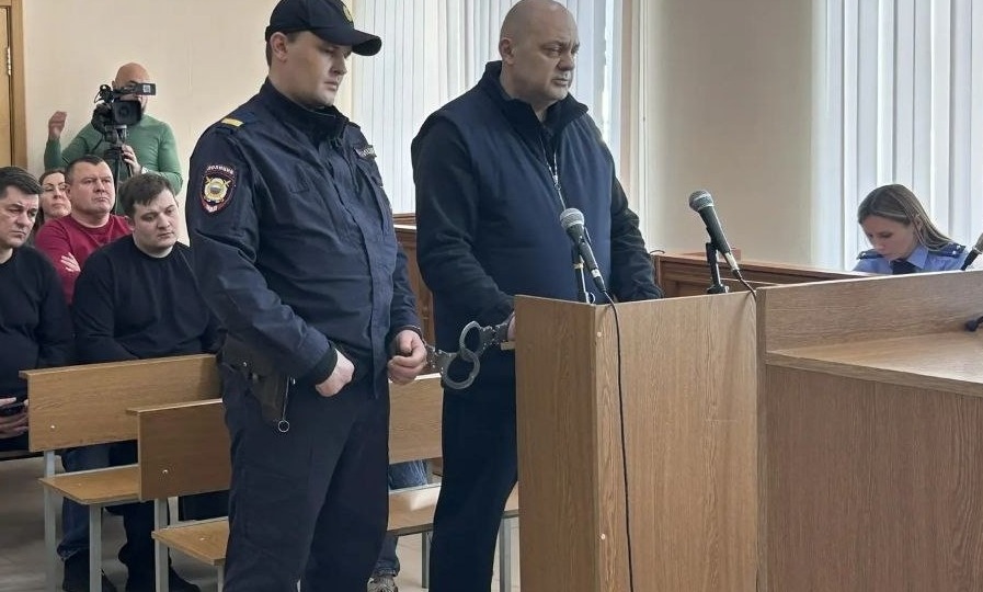 Бывшего губернатора Алексея Смирнова этапировали в Курск