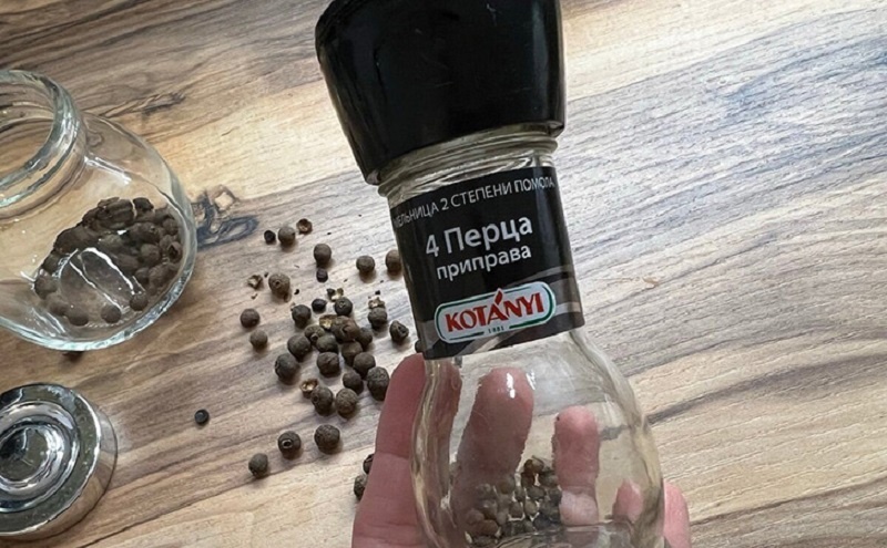 Как открыть одноразовую мельницу для перца и превратить её в многоразовую: секрет удобства и экономии