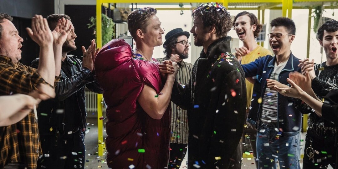 Этот фильм заставит задуматься чего вы стоите без своих вещей.