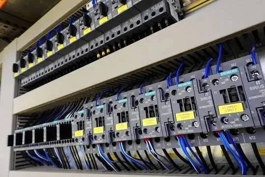    За незаконный майнинг криптовалют в России могут ввести лишение свободы (фото: pxhere.com)