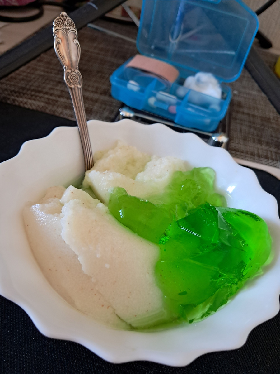 манная каша с желе из киви -фото автора