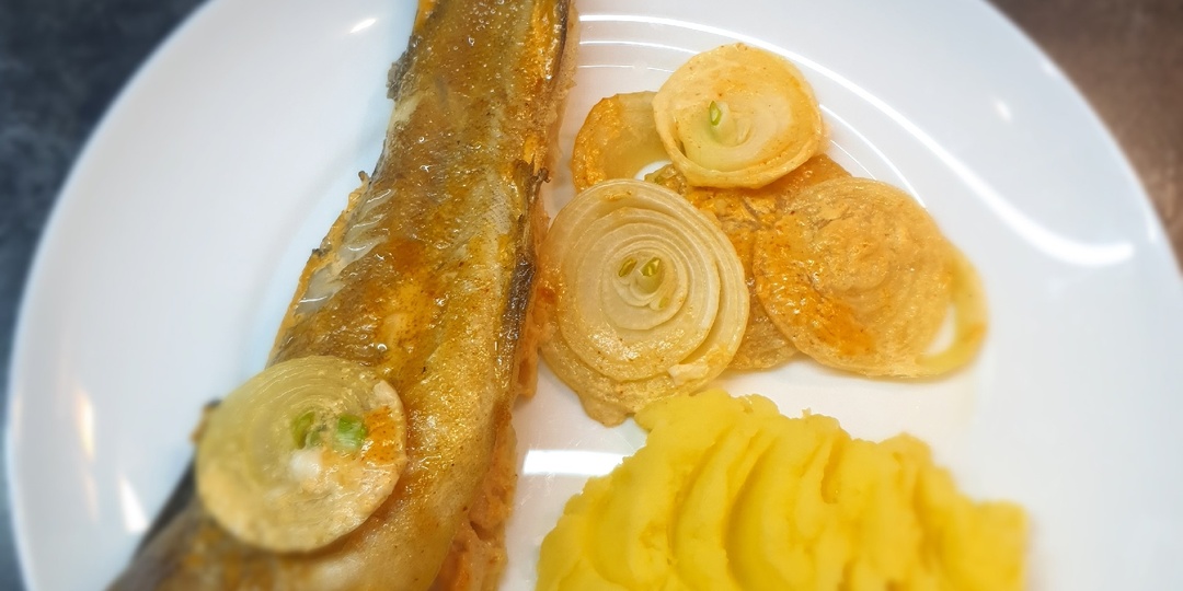 Минтай рыба рецепт ( с секретным соусом )