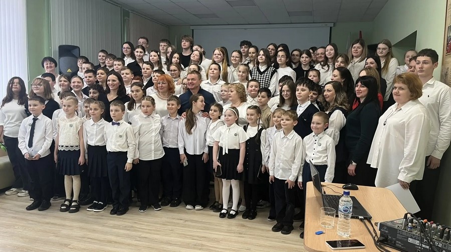 В школе Курска побывал актер Владимир Сычев, звезда сериала «Физрук»