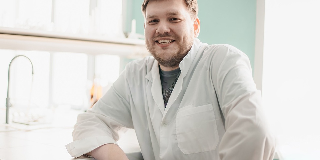 «Я учу школьников выращивать комаров». Биолог Матвей Орлов — об уроках не по программе