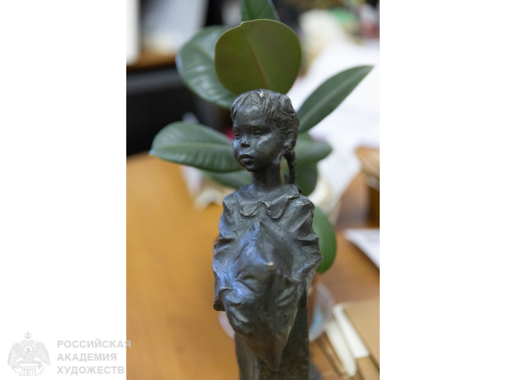 Фрагмент экспозиции «Звезды над Байкалом» Олега Закоморного в библиотеке РАХ. Фото: Виктор Берёзкин, пресс-служба РАХ.