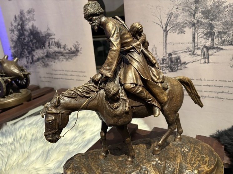     Ф. Ходорович. Черноморский горец-переселенец с детьми. Фото Марина Бляшон