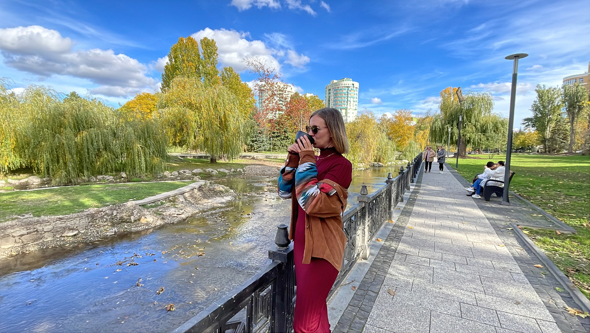 Пью Чай на набережной реки Салгир в Симферополе